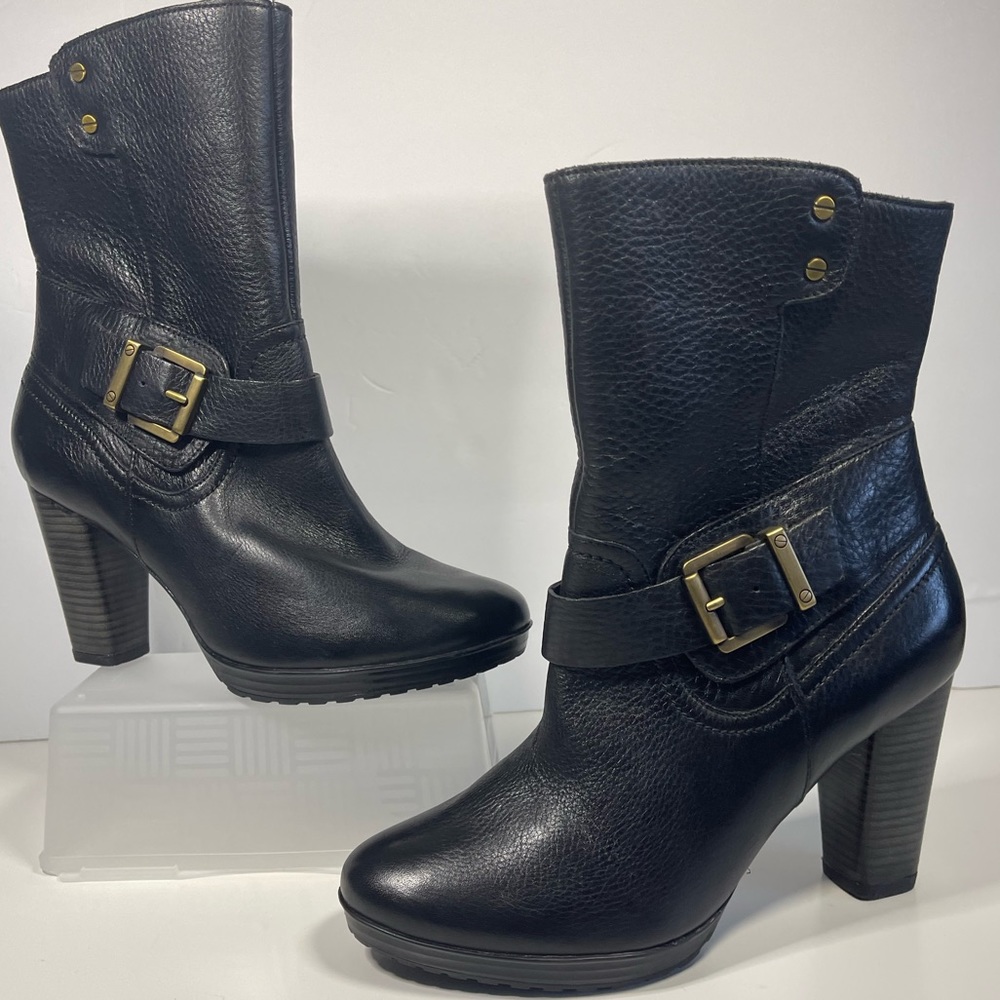 Clarks Lida Sayer Size 8.5 Black Genuine Leather Ankle Boot, Barely Used